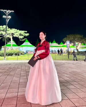 Park Eun-young Instagram - 쪽머리 박마님 🙇🏻‍♀️
#한복