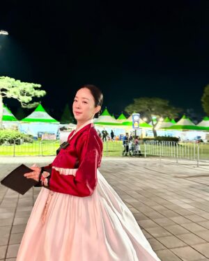 Park Eun-young Instagram - 쪽머리 박마님 🙇🏻‍♀️
#한복