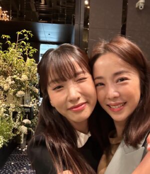 Park Eun-young Instagram - #하객룩 영상에서 픽한 착장 그대로~ 
#강지영 #아나운서 #결혼식 다녀왔어요💕
#행복하소서 🙏🏻
오랜만에 예쁜 지숙이도 만나고🫶🏻
@jisook718
