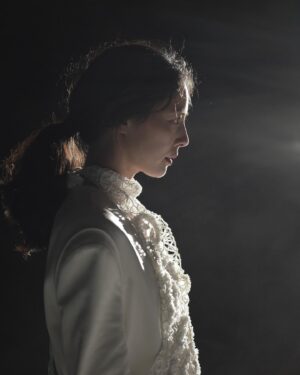 Park Ji-yoon Instagram - 9월15일, 2022년의 두번째 싱글 'MOON' 이 발매됩니다. 

On September 15, 2022's second single "MOON" will be released.
