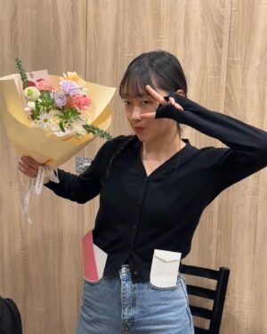 Park Kyung-hye Instagram - ❤️
넘치게 행복하고🥹
넘치게 많이웃고😆
넘치게 많이먹은 🫢

생일을 축하해 주신 
모든 분들 감사합니다❤️😍❤️