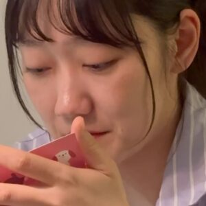 Park Kyung-hye Instagram - ❤️
넘치게 행복하고🥹
넘치게 많이웃고😆
넘치게 많이먹은 🫢

생일을 축하해 주신 
모든 분들 감사합니다❤️😍❤️