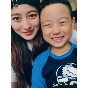 Park Se-young Instagram - “ 안녕하세요~ 박세영 입니다.
'하나된 열정, 하나된 대한민국, 하나된 세계'
2018 평창 동계올림픽과 2018 평창 동계 패럴림픽의 성공을 응원합니다.
I pray for success of the 2018 Pyeongchang Olympics and Paralympics. 
윤현민 배우의 지목으로 이렇게 의미있는 릴레이에 함께 참여하게 되었습니다.
저는 배우 #하재숙 선배님 @hajaesuk
배우 #고우리 @rainbowoori
배우 #길은혜 @euns2yong 님에게 응원의 바통을 넘깁니다.
2018 평창 동계올림픽과 패럴림픽의 성공을 진심으로 기원합니다.
평창 올림픽 응원메세지 릴레이 입니다.
다른 3명에게 '하나된 열정' 릴레이를 연결해주세요!
This is the 'Pyeongchang 2018 Olympic Game' 
supporting message relay.
Pass this 'Passion Connected' relay on to 3 others.

#2018평창 #Pyeongchang2018
#하나된열정 #대한민국 #수호랑 #반다비 #soohorang #bandabi #paralympics ”