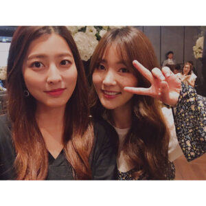 Park Se-young Instagram - 결혼축하해 김종현이:)
둘이 하나가 되어
너무 아름다웠던 부부..^^ .
.
.
#결혼축하해요#경아언니짱이쁨#행복하게해줘라종현아
#종현이덕분에#좋은추억만듦#학교2013
#초긴장축가#나름축가연습열심히하고한거#우리망친거아니지?
#친구결혼식기분이상해#신혼여행잘다녀오구#평생행복해
#다시한번축하행:)