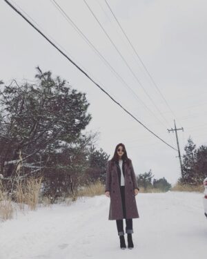 Park Se-young Instagram - 오늘이 토요일인데...
돈꽃은 더이상 안한답니다ㅜㅜ
매일 돈꽃 생각하며 돌아보는 요즘..
돌아보면 모든게 감사했는데...
함께고생한 감독님 작가님 스텝분들 배우분들
사랑하는 가족들 친구들
나를 진심으로 응원해준 팬분들
함께해준 시청자분들...
참 표현 못하는 나때문에 반응없어도 묵묵히 지켜봐주고 응원해줘서 고맙습니다. 
전 당분간 쉬는시간을 가지며 가족들과 함께~^^
그래서 오늘은 가족들과 함께 쇼트트랙 응원!!
조카들까지 다같이모여 긴장하면서 봤어요~
감동의 쇼트트랙
선수분들 정말 수고많으셨습니다:)