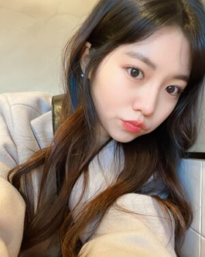 Park Seo-yeon Instagram - 🌸