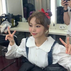 Park Seo-yeon Instagram - 뿌까 머리 아름 🤓🐰🤍
#지금부터쇼타임