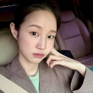 Park Bo-ram Instagram - 🖐🏻 💛