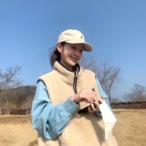 Park Bo-ram Instagram - 건강하세요 행복하세요 뿅 😝