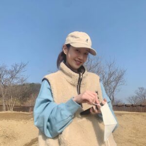 Park Bo-ram Instagram - 건강하세요 행복하세요 뿅 😝