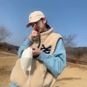 Park Bo-ram Instagram - 건강하세요 행복하세요 뿅 😝