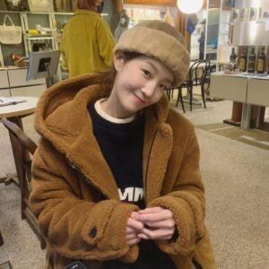 Park Bo-ram Instagram - 😎
