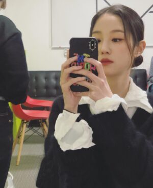 Park Bo-ram Instagram - 감기 조심!!!💚