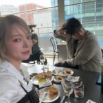 Park Cho-a Instagram - 시경오빠가 먹을텐데에 초대해주셔서 다녀왔어요😆 맛있는 음식과 함께 좋은 조언도 많이 해주신 시경오빠께 너무 감사드려요! 실시간으로 취해가는 제가 담겼네요 ..😅 많이 보러가주세요오❤️ #먹을텐데 #매치스성수 #성시경 #초아 #만취🐶