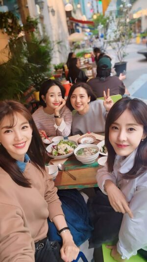 Park Eun-hye Instagram - 맛있는건 살 안찔것 같은데 정말 안 쪘음 ㅋㅋㅋㅋ