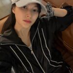 Park Gyu-ri Instagram - 더웠다 추웠다 종잡을 수 없는 날씨 정신을 몬차리겐네💦