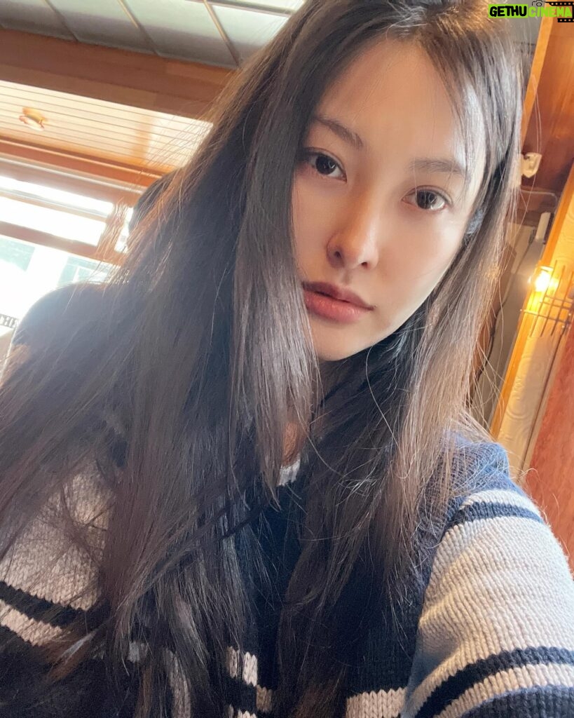 Park Gyu-ri Instagram - 가볍게 나온 산책🌸☀️ 그나저나 앞머리 많이 길었당ㅎㅎ