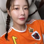Park Ha-na Instagram - @sbs_goal 🧡 골때리는 그녀들 SBS컵 4강전!! FC액셔니스타 VS FC발라드림 수요일밤 9시! 오늘밤~ 많은 시청 부탁드립니다~