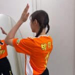 Park Ha-na Instagram - @sbs_goal 🧡 골때리는 그녀들 SBS컵 4강전!! FC액셔니스타 VS FC발라드림 수요일밤 9시! 오늘밤~ 많은 시청 부탁드립니다~