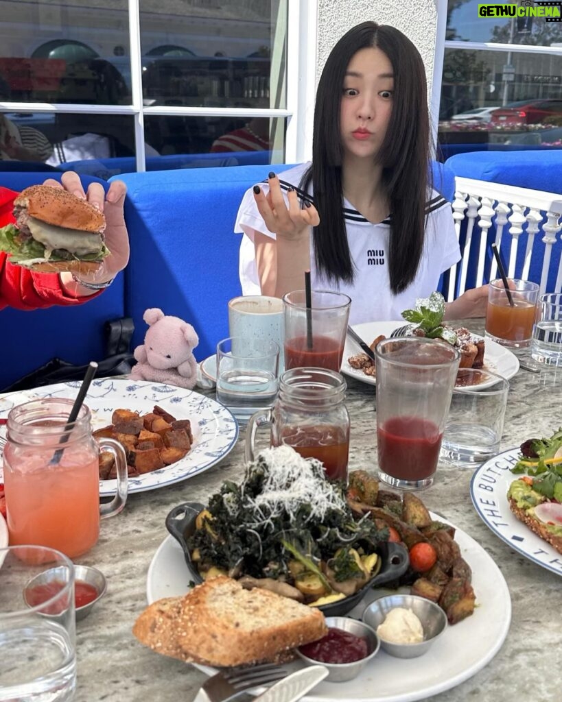 Park Ha-seon Instagram - 맛있어!😋