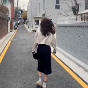 Park Ha-seon Instagram - Miuccia Prada♥️

새 신을 신고 뛰어보자 ㅍㅉ