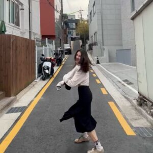 Park Ha-seon Instagram - Miuccia Prada♥️

새 신을 신고 뛰어보자 ㅍㅉ