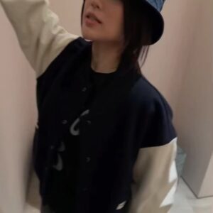 Park Ha-seon Instagram - 덥츕덥츕

얇패딩 고민하다 두고 온 날 원망하며 키뜨
모든 여행엔 여름 빼곤 얇패딩 필수 밑줄 쫙*