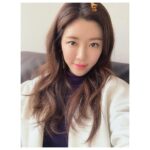 Park Han-byul Instagram - - #귀걸이 도 하고, #메이크업 도 하고~ 예쁘게 꾸몄으니 #셀카 📸😍