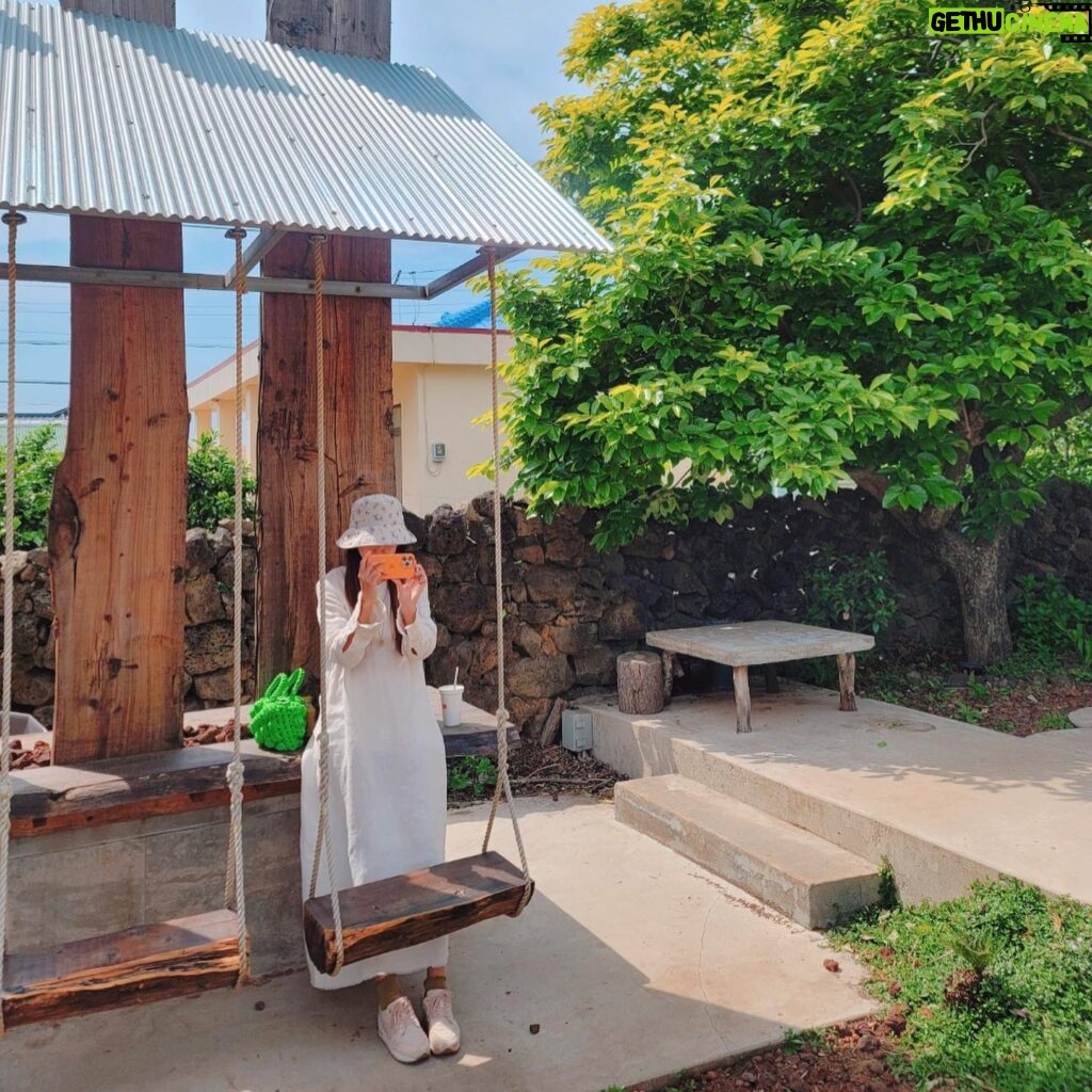 Park Han-byul Instagram - jeju🌿