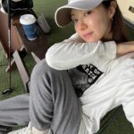 Park Han-byul Instagram – 몇달만에 잡은🏌🏻‍♀️ 다시 감 잡아보까나

#ootd
#golf
#lecoq