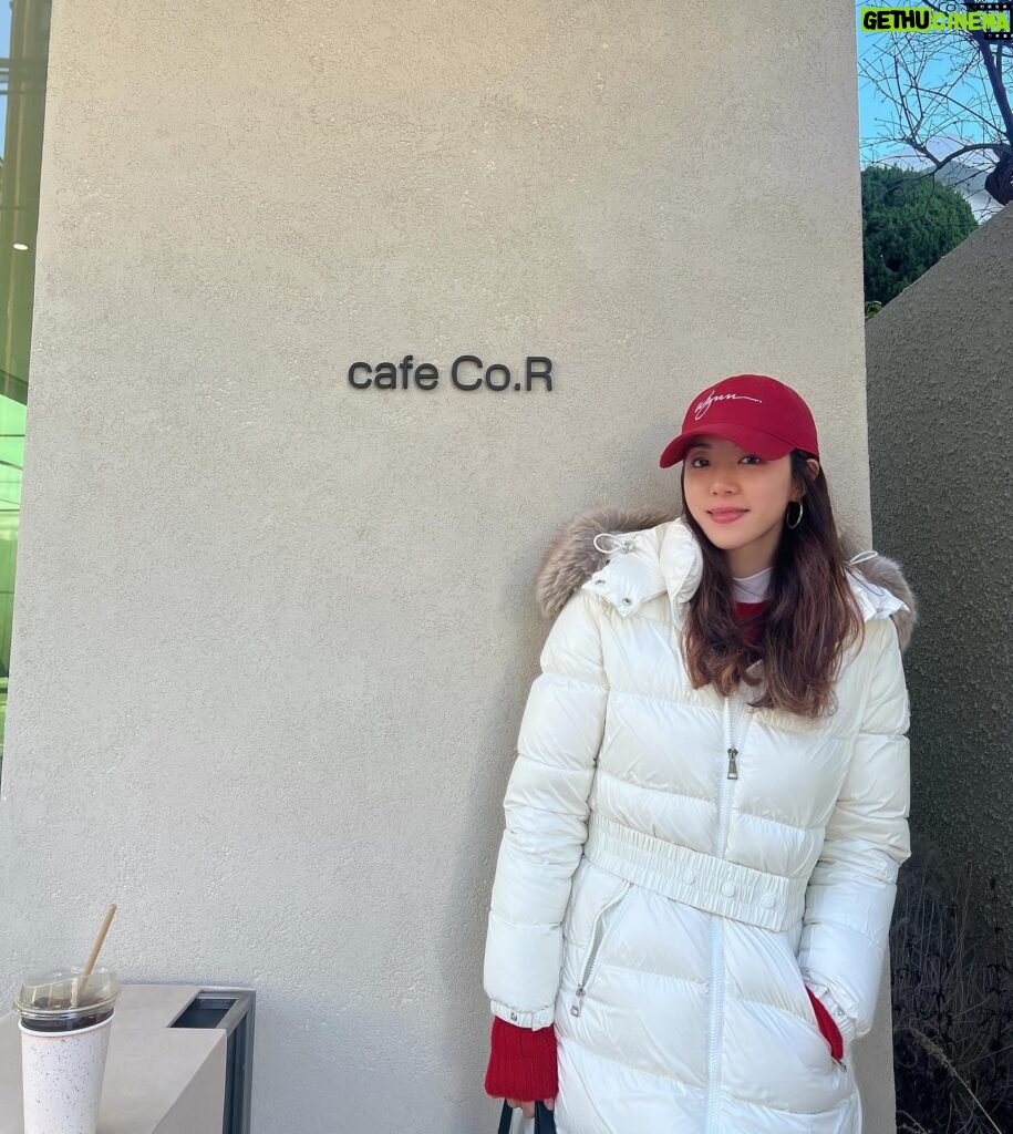 Park Han-byul Instagram - ⭐️ 오픈축하! 연남동카페 #카페코르 @cafe_co.r #ootd