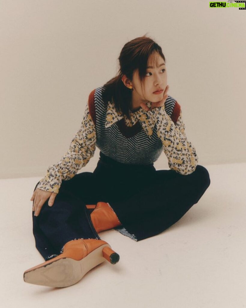 Park Hye-su Instagram - B컷🖤🤎🖤🤎