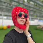 Park Ka-hi Instagram - 오늘 제주 아침 비. 급 체험농장으로 간거 정말 잘했다 딸기도 수확하고 딸기 라떼도 마시고 컵케잌도 만들고 아이들 정말 좋아했어요! 귤 체험이 안되서 급검색으로 찾아갔는데 대 만족🍓 아이들과 가보시면 좋은 추억 남기실꺼에요 👉🏻@jeju_star_strawberry 저도 박딸기 한장 남겼네요 ㅋ