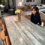 Park Si-yeon Instagram – paul smith 와 depadova의 만남
이사하면서 너무 맘에들었던 데파도바 식탁을 리아컬렉션에서 찾았는데 또다시 방문하니 너무 행복해요❤️ 
좋은곳에 항상 함께하는 @hyunjuyun72  언니 @liacollection.official 초대해주셔서 감사합니다 음식도👍