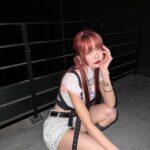 Park Soo-bin Instagram - Lyon, France💋un premier voyage révélant une ville bercée par les chants des bleus, un havre de paix qui soigne l'âme🐦🦋🪻Pourtant, notre spectacle y fut d'une ardeur incandescente, empli des cris d'enthousiasme. Je vous porte dans mon cœur avec tant d'affection et, si le destin le permet, j'aspire à vous revoir. Avec tout mon amour, je vous chéris🇫🇷