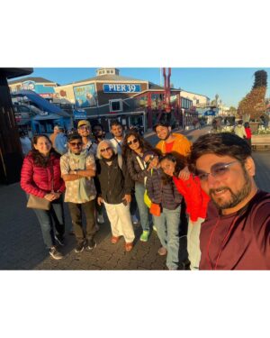 Parna Pethe Instagram - San Francisco ☀️

..
pc @kadambarik13 @muktabarve @ninad.limaye @patkarjayesh22 @shreyas_raje and meera ☀️

celebrating @rohinihattangady s birthday at the pier 39 with some dead drop lotus biscuits and the visit at the #leftys was something so unique 🕺🏻
also the golden gate and the natak props at my friends @swanand7j and amruta’s house ☀️

Thankyou @indpage @rak_nahmat_areem hmat_areem and amit ❤️