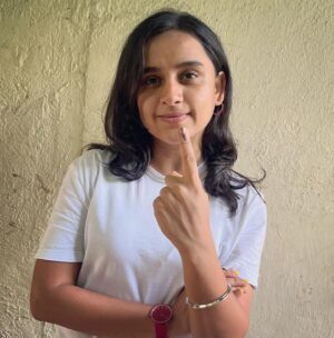 Parna Pethe Instagram - did you vote?

मतदान केलं का?