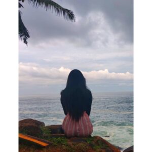 Parvathy Arun Instagram - ❤

📸 @distantperspective 🥰

#nature #beach #love