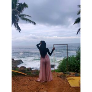 Parvathy Arun Instagram - Good morning  family ❤
📸 @distantperspective 😘 

#beach #love #nature
