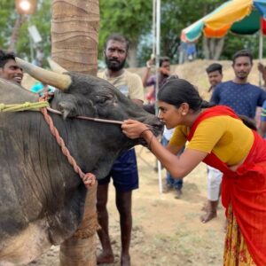 Parvathy Arun Instagram - 🙈🙈🙈

#kaari #lifegoals #ramnad
@sasikumardir 
@hemanthkumar6115
@princepicturesindia