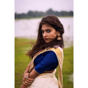 Parvathy Arun Instagram - I like the way I am 😇😂
#loveyourself
#india 
📸@eyes_of_sandeep