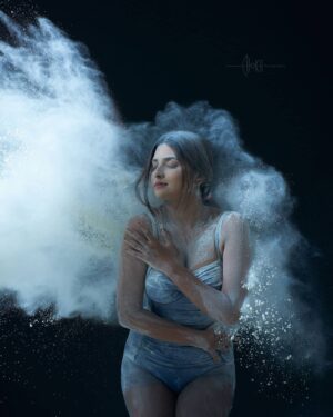 Parvathy Arun Instagram - 😺😺😺😺😺

Photography : @alekhphotos 
Model : @parvathy_arun_ 
Styling :@nibithasnajeeb 
Lights : @broncolor 
Photography  team : @unnikrishnan.rj @the.clueless.creative___ 
Studio : bokeh tree

#photography #love #usa