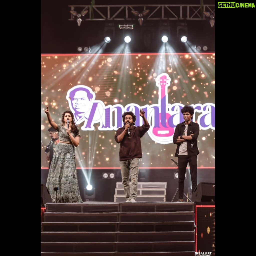 Parvathy Venkitaramanan Instagram - One of the best show we hosted lately 🔥❤️ With my thangams @bjbala_kpy 🤎 Muah @trichymakeupartistry_suganya Photography @balaartphotography Wearing @lithas_rentals Jewellery @chennai_jazz