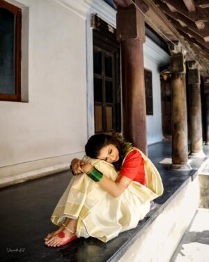 Parvathy Venkitaramanan Instagram - 🌻 Happy Vishu & Happy tamil new year my dearest insta family 

@highlightsbridalstudio_makeup 
@stories_by_vasanthjb
@usha__hairstylist
@login_bridal_jewelry_ bridal_jewelry