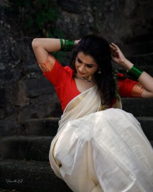 Parvathy Venkitaramanan Instagram - 🌻 Happy Vishu & Happy tamil new year my dearest insta family 

@highlightsbridalstudio_makeup 
@stories_by_vasanthjb
@usha__hairstylist
@login_bridal_jewelry_ bridal_jewelry