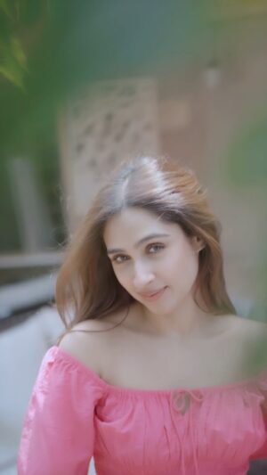 Pashmina Roshan Instagram - POV: You’re the Soni ♥️