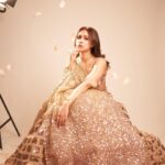 Pashmina Roshan Instagram - The incandescent beauty of Manish Malhotra’s couture! 😍 Let the diwali festivities begin!! 💕 @manishmalhotra05 @manishmalhotraworld