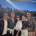 Pastora Soler Instagram - Finde de amiguitos!!!!🕺🏻💃🏽 Que maravilla eres Granada!!! 🩵🩵🩵 #pilascargadas #desconexion #susurrandolanavidad #bolasdehielo #amigos #spiderman #Granada