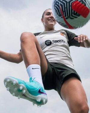 Patri Guijarro Instagram - “It’s the perfect boot for me, because it adapts very well to my foot and to my style of play.”

Patri Guijarro, @fcbfemeni Midfielder

@patri8guijarro is tuned for touch in the 𝐓𝐢𝐞𝐦𝐩𝐨 𝟏𝟎 with soft, lightweight FlyTouch Plus that forms to her foot and stays consistent in varied conditions 🤌🌦️ 

#NikeFootball