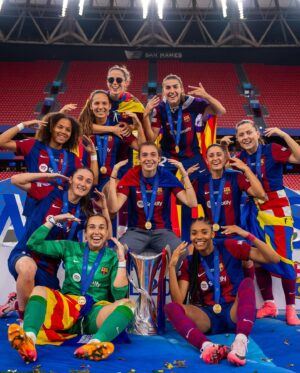 Patri Guijarro Instagram - ¡QUÉ LOCURA! 🤩
Fue increíble todo lo que vivimos el sábado. 
Gracias a todos los culers, sin duda fue un día inolvidable. 

SOMOS CAMPEONAS DE TODO 🏆💙❤️
